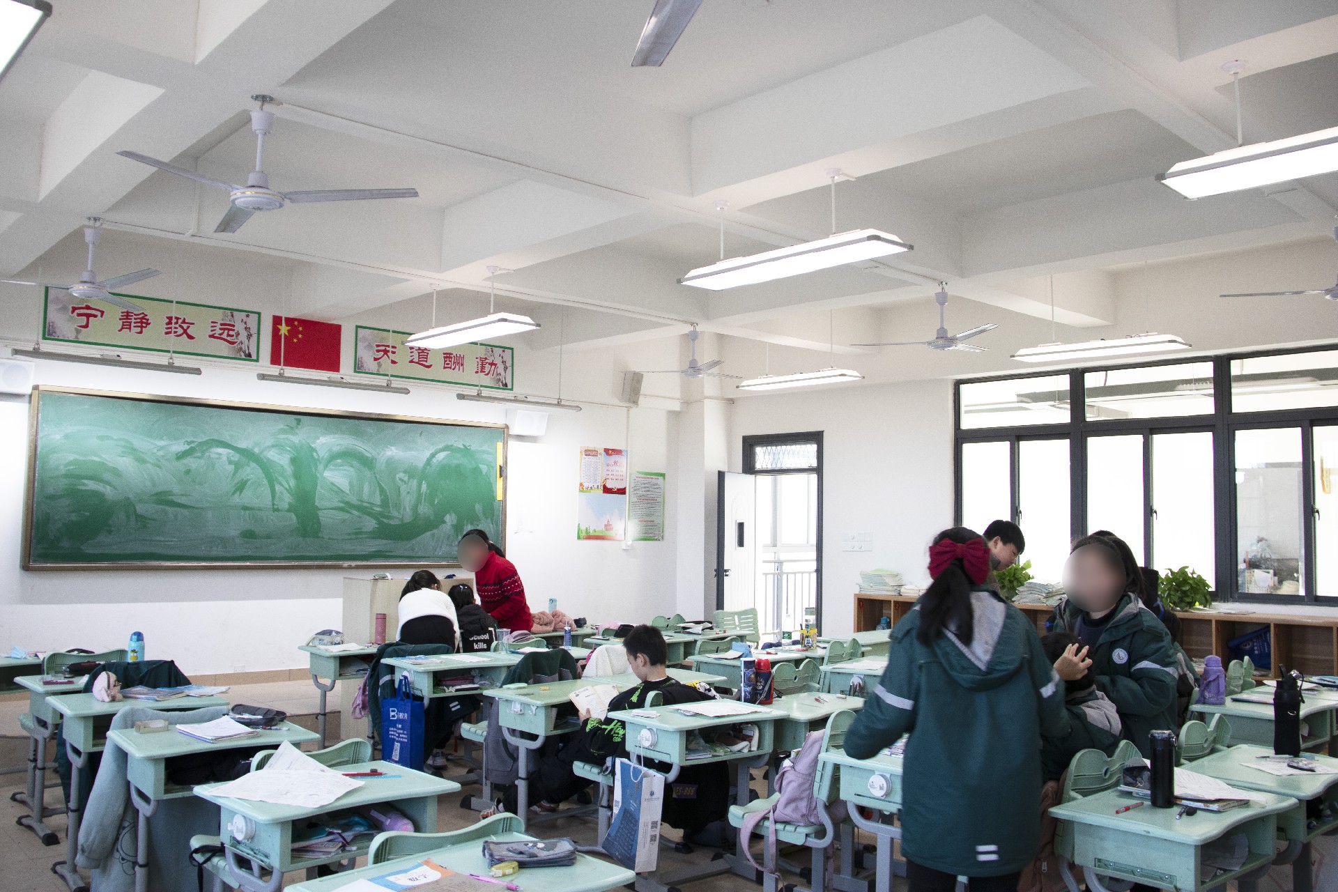 放左側大圖 (2).jpg